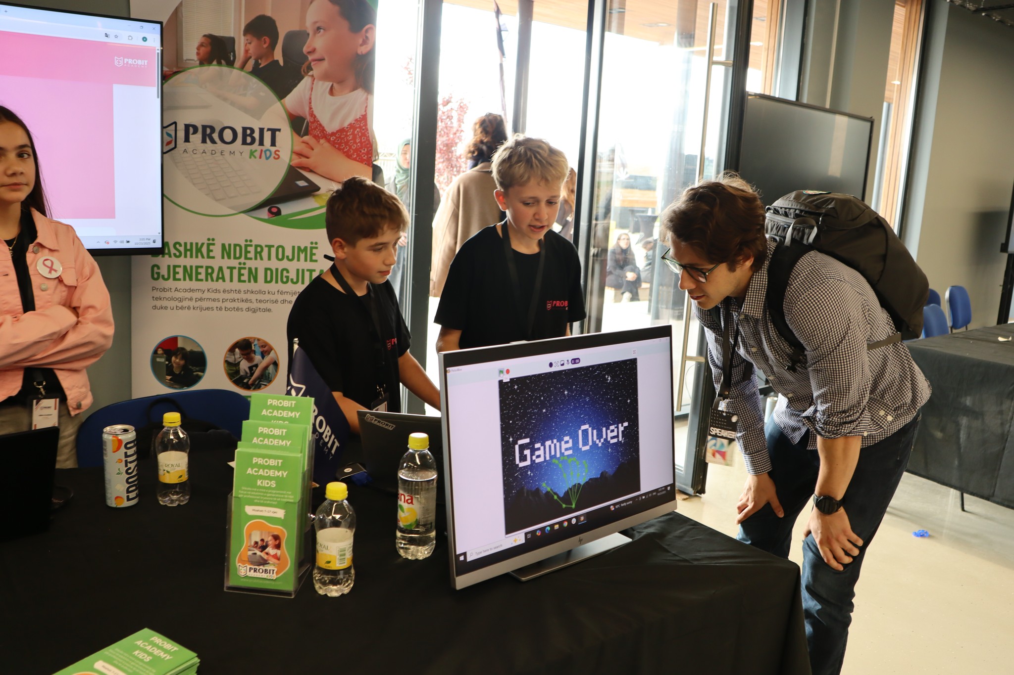 Fëmijë në Kampin Veror Probit Academy Kids